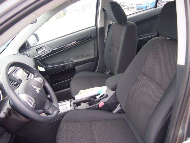 2017 Mitsubishi Lancer ES